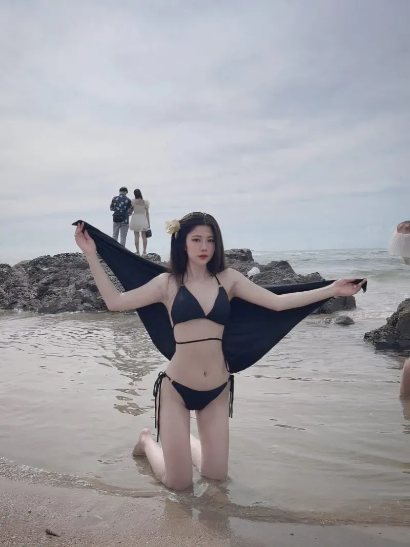 ảnh gái xinh mac bikini