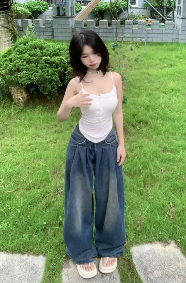 hình ảnh gái xinh mặc váy ngắn
