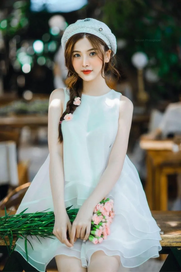 Gái xinh mặc áo dài khỏe, tỏa sáng vẻ đẹp rạng rỡ, đầy cuốn hút