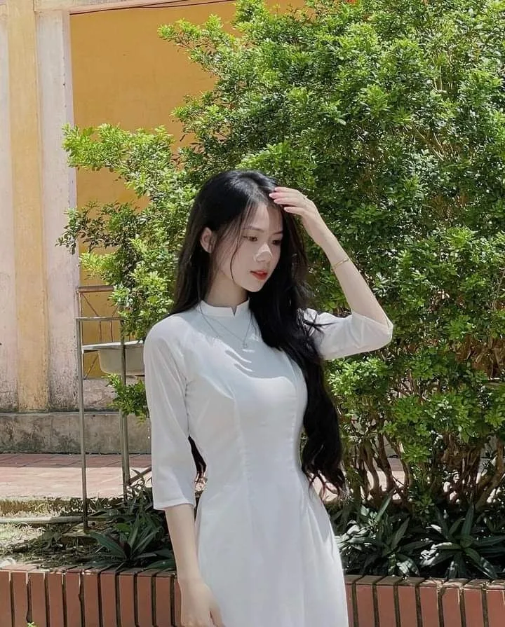 Em áo dài trắng, tỏa sáng tinh khiết tinh khiết và sức hút