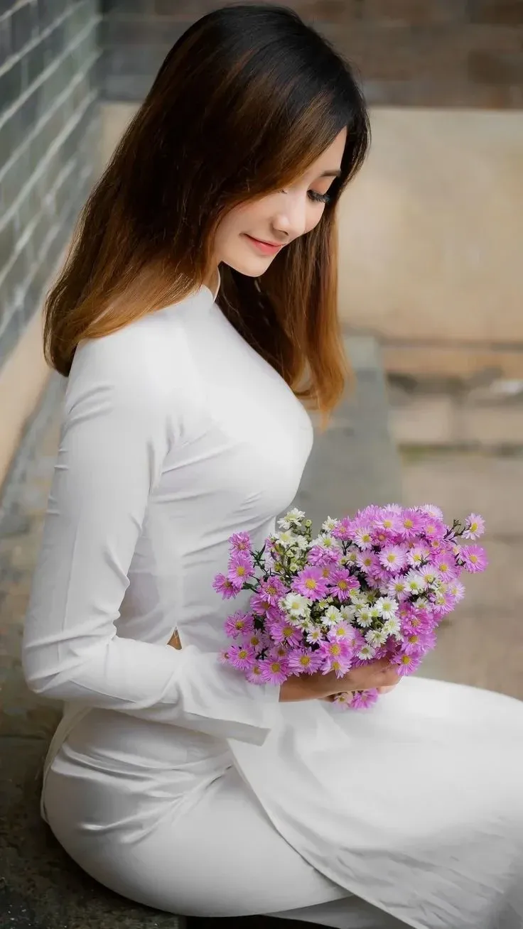 gái xinh mặc áo dài mỏng
