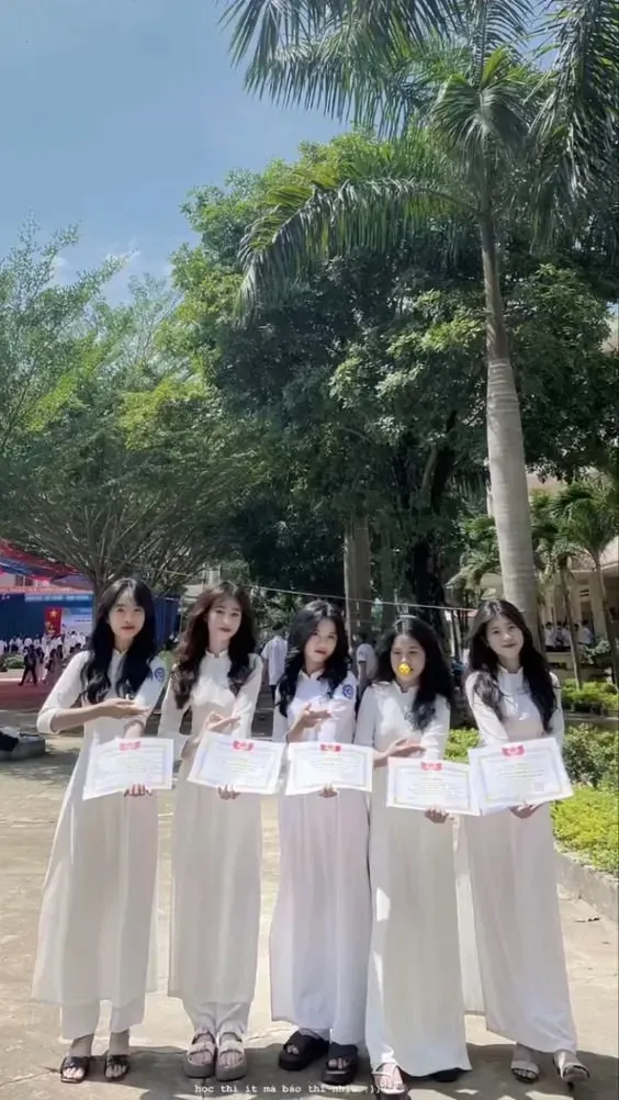 áo dài trắng mỏng