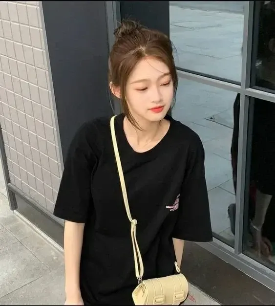 Tik Tok gái xinh dễ thương tóc ngắn mang đến phong cách năng động
