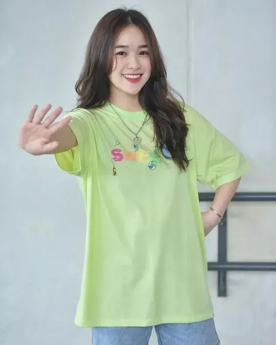 Hình nền con gái tạo nên cảm giác nhẹ nhàng và quyến rũ