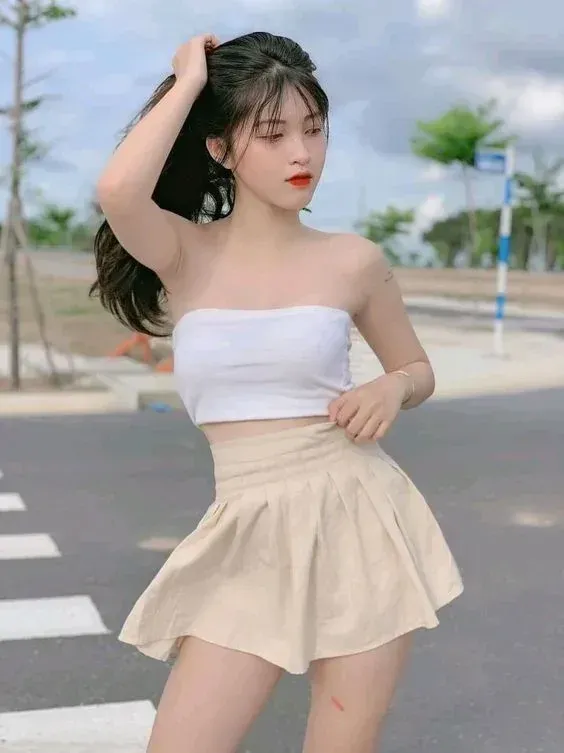Hình gái xinh đeo mắt kính cute, phong cách đáng yêu và quyến rũ