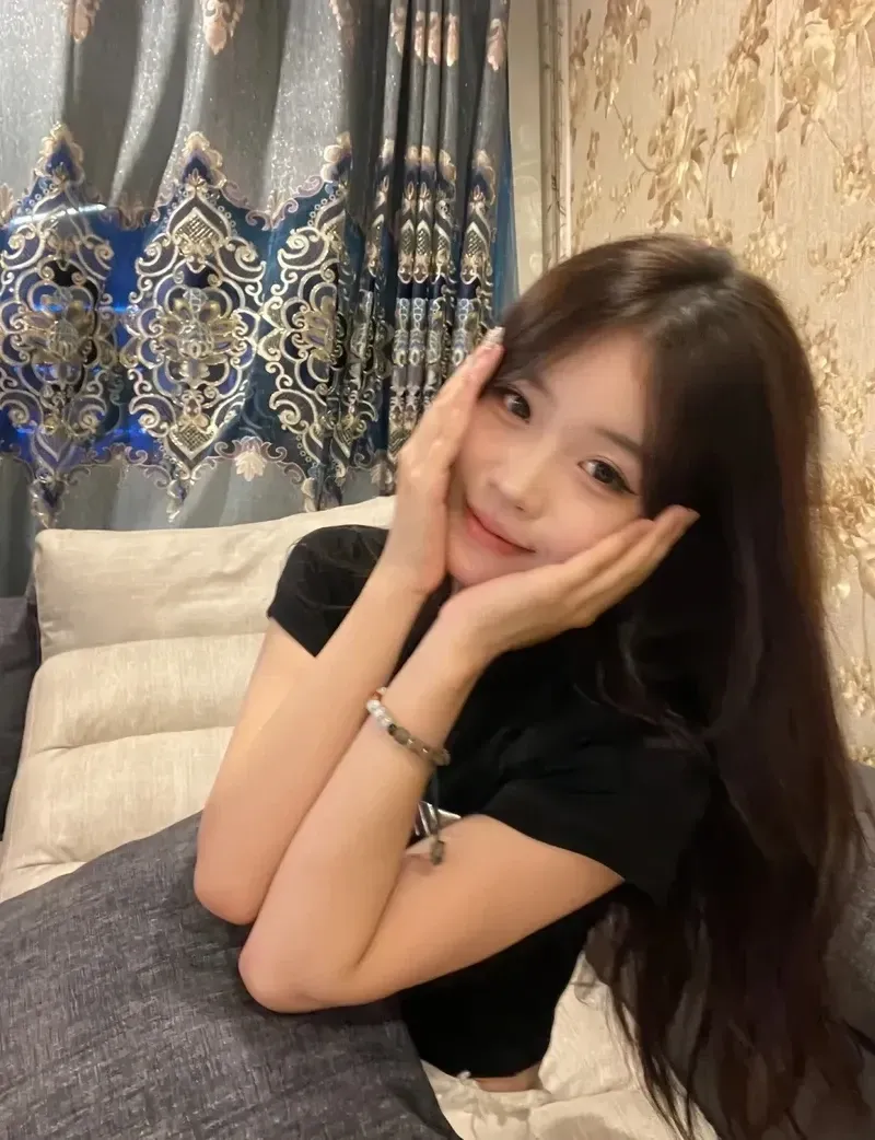 ảnh gái xinh đeo kính cute
