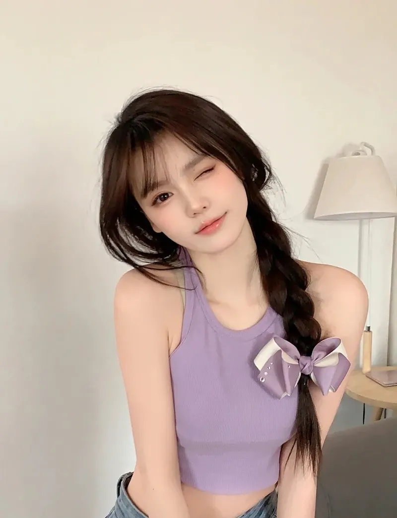 ảnh gái đeo kính
