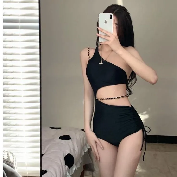 Gái xinh mặc áo yếm, mang đến vẻ đẹp thanh lịch, quyến rũ