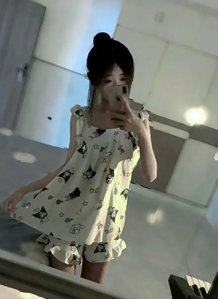 Gái xinh váy ngủ mang đến vẻ đẹp nhẹ nhàng và dễ thương