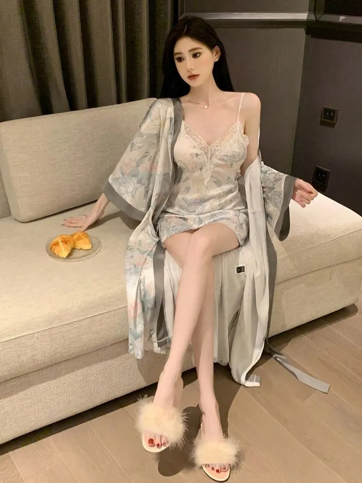 Gái xinh mặc váy ngủ sexy thu hút mọi ánh nhìn đầy tinh tế