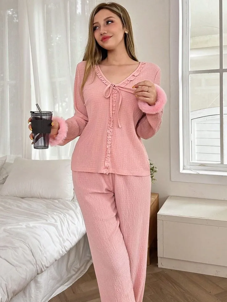 Gái xinh váy ngủ tỏa sáng với nét đẹp dịu dàng và nữ tính