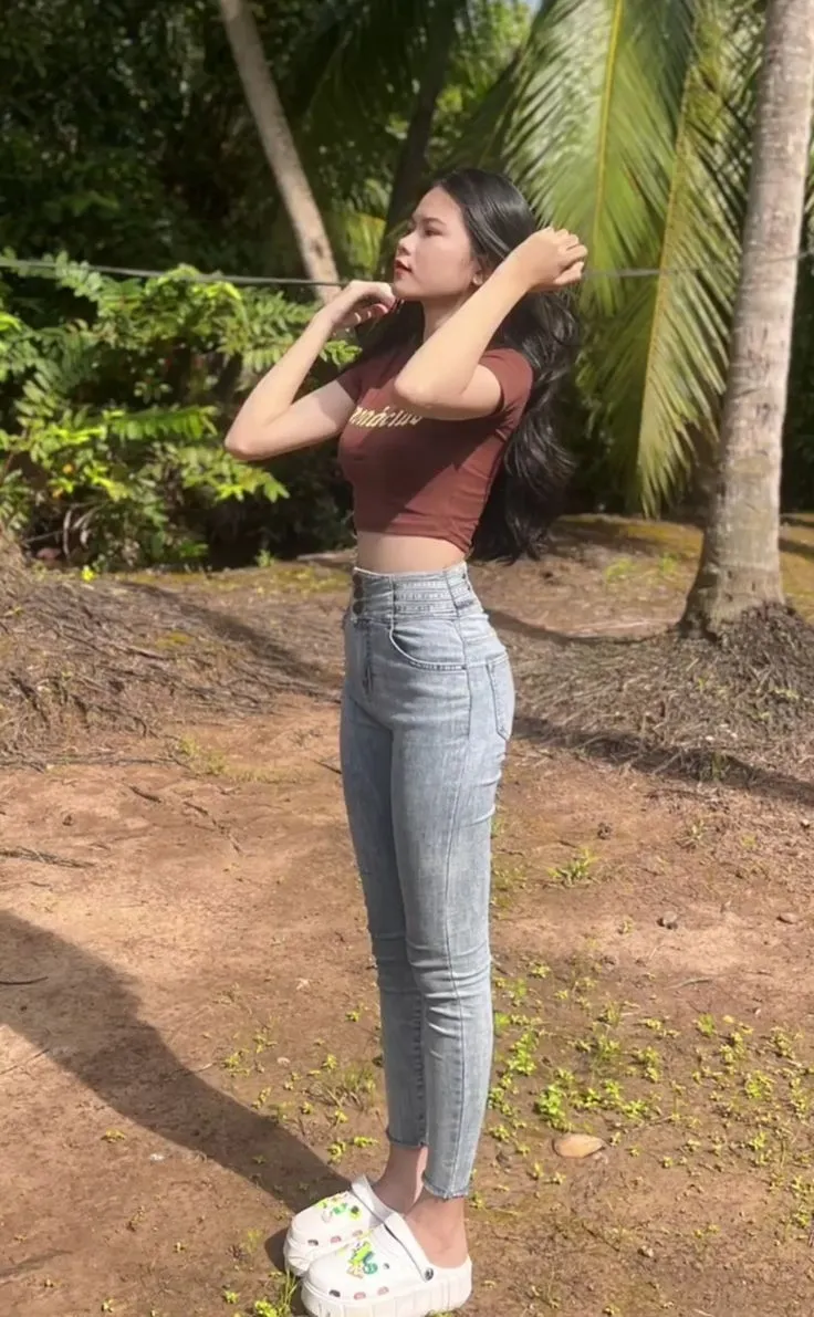 gái xinh mặc quần jean s