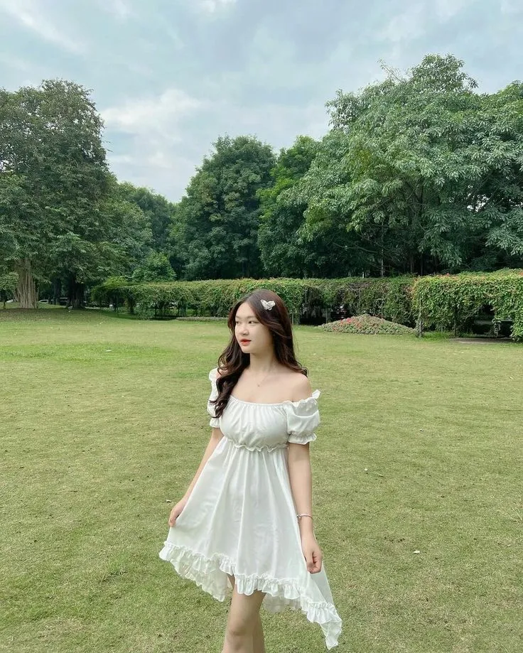 Gái xinh Váy trắng, ánh lên vẻ đẹp thanh lịch và cuốn hút