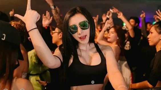 Liên khúc nhạc trữ tình gái xinh đem lại cảm xúc sâu lắng