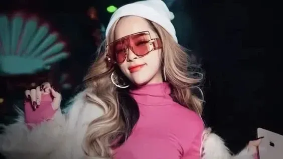 Nhạc bolero gái xinh đầy cảm xúc và hoài niệm