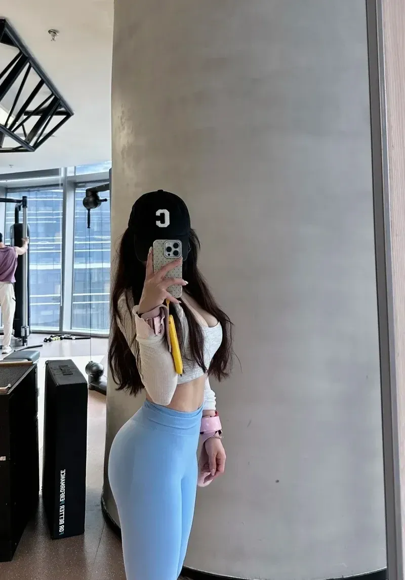 Gái đẹp tập gym khoe vóc dáng khỏe mạnh, quyến rũ, đầy năng lượng