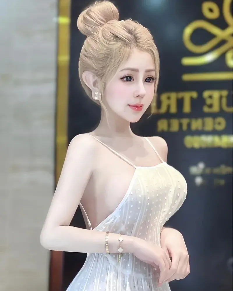 Gái xinh trên Instagram cuốn hút với nụ cười và ánh nhìn dịu dàng