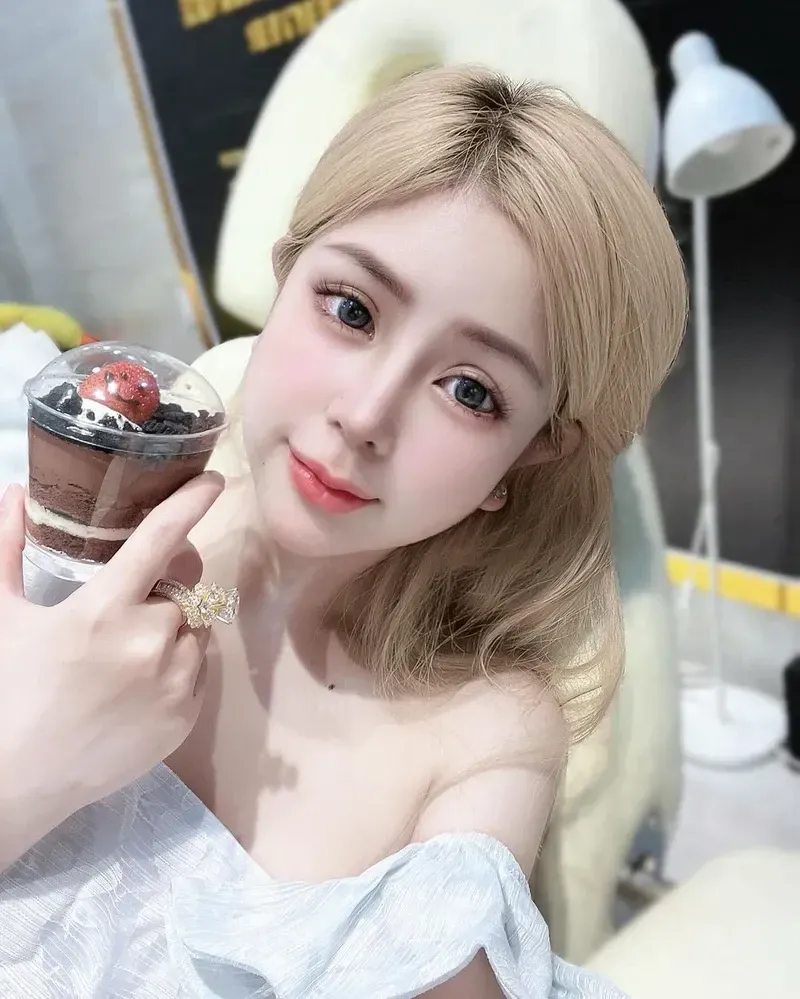Anh gái xinh FB thu hút người xem nhờ vẻ đẹp tự nhiên