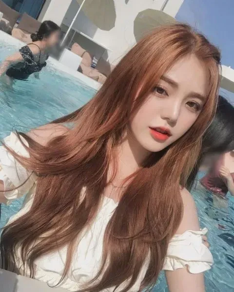 hình gái xinh đeo mắt kính tóc dài