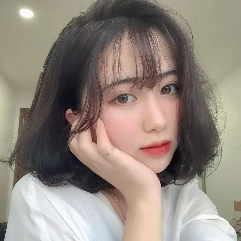 gái xinh tóc ngắn ngang vai