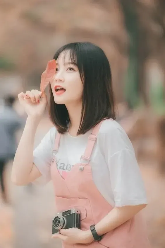kiểu tóc uốn ngang vai hàn quốc