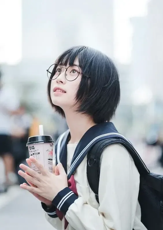 gái xinh cute tóc ngắn
