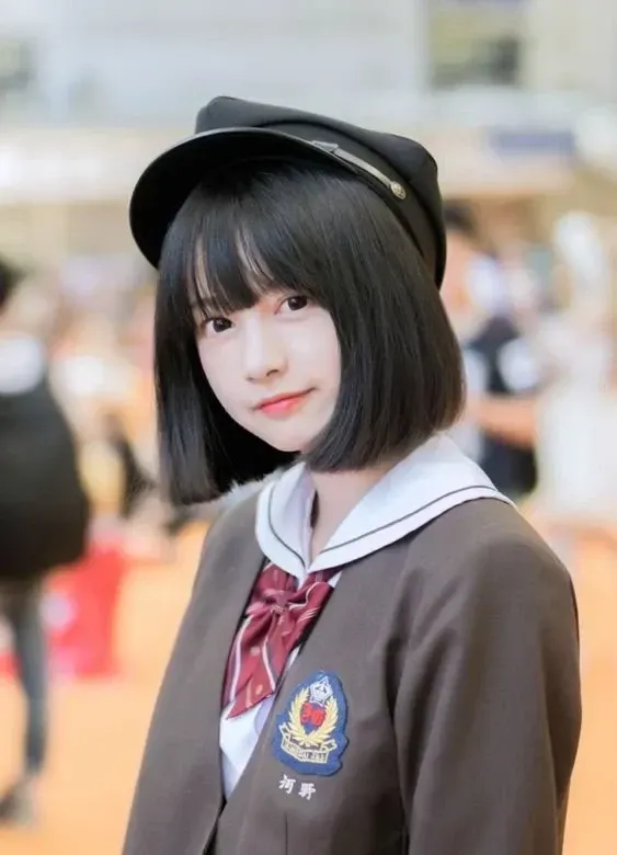 tóc ngắn uốn hàn quốc