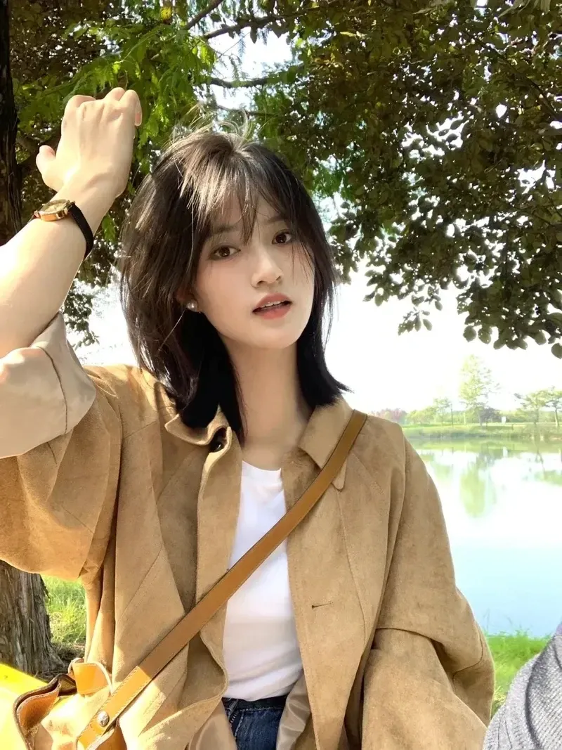 tóc ngắn xoăn hàn quốc
