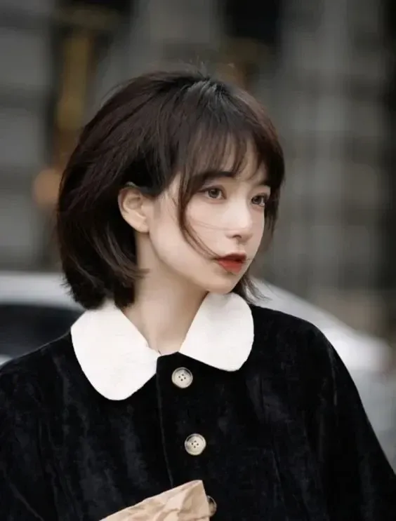tóc ngắn uốn xoăn