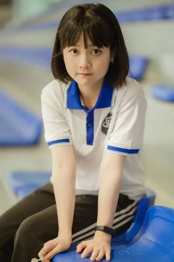 kiểu tóc ngắn nữ mặt tròn