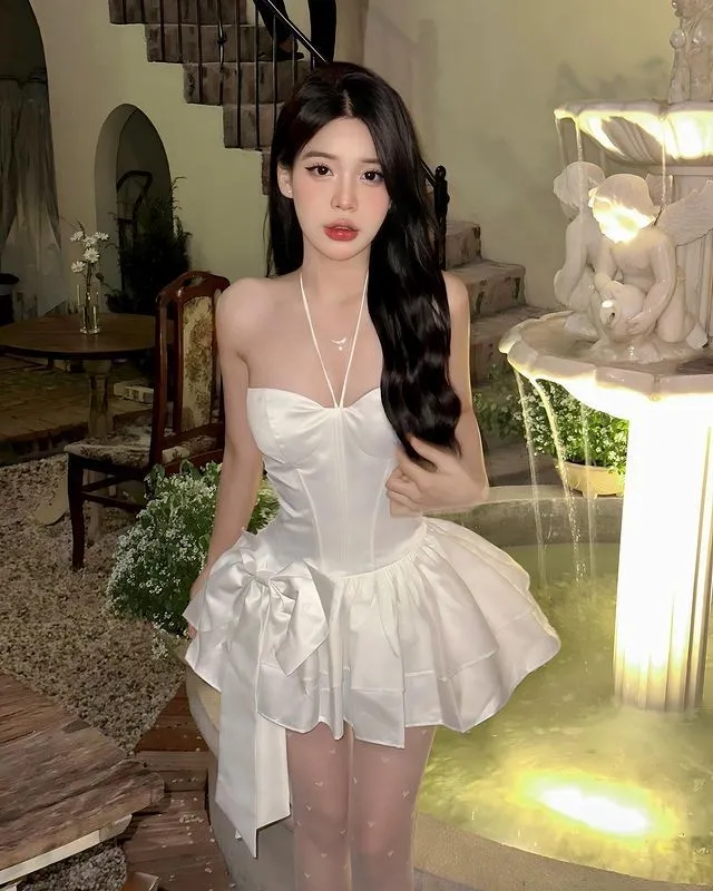 Váy xinh trắng đẹp cho nữ, thích hợp mọi dịp đặc biệt