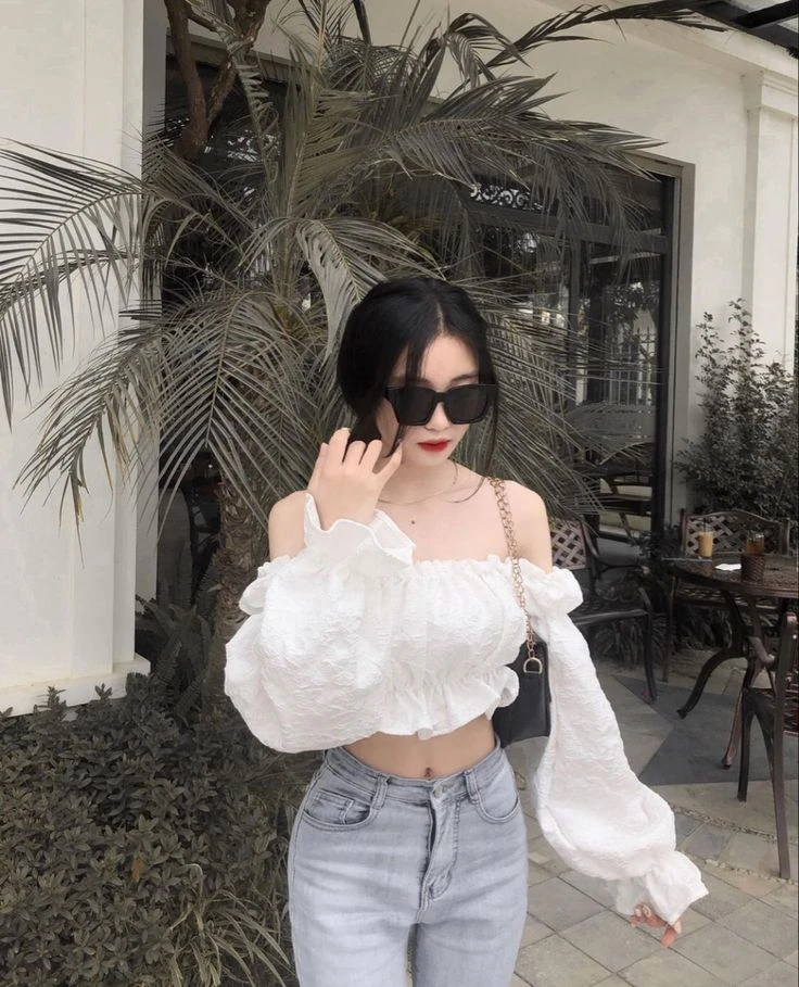 Hình ảnh gái xinh đeo mắt kính che mặt tạo nên sự bí ẩn đầy cuốn hút