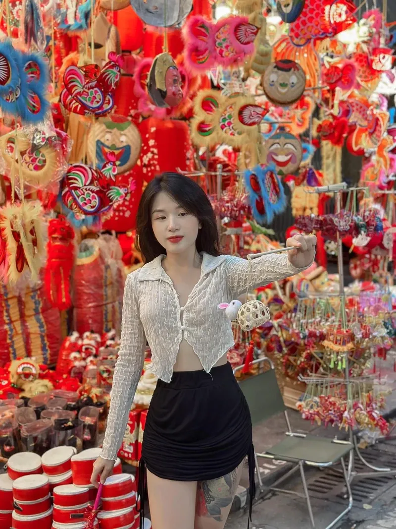 Gái xinh TikTok mặc váy ngắn tươi tắn, quyến rũ mọi ánh nhìn