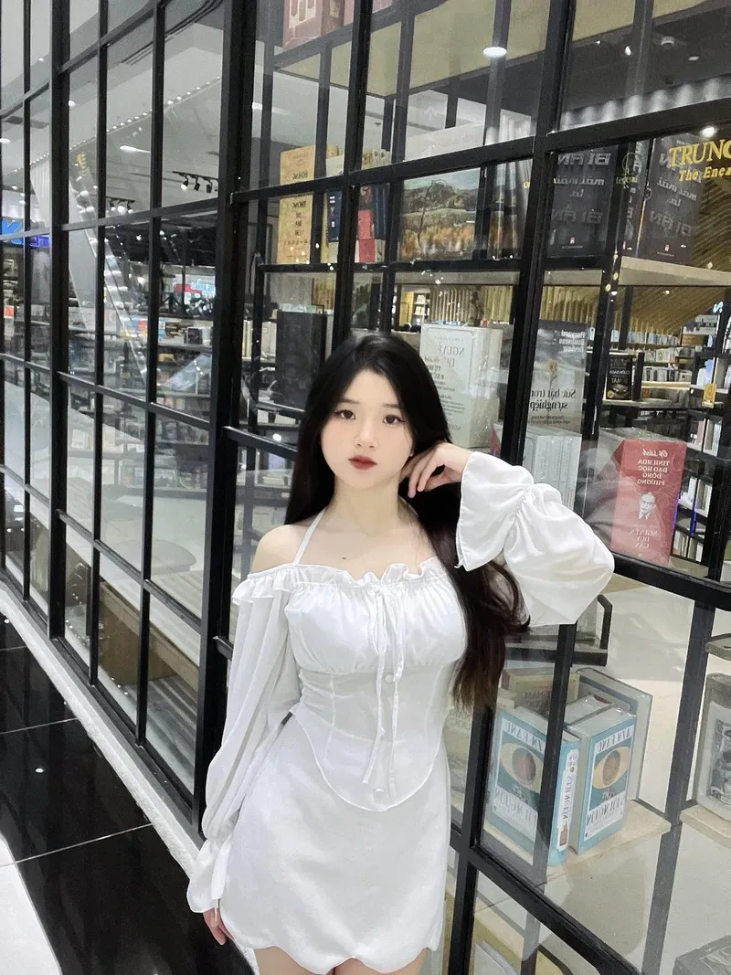 Tiktok gái xinh váy ngắn mang đến vẻ đẹp trẻ trung, rạng rỡ