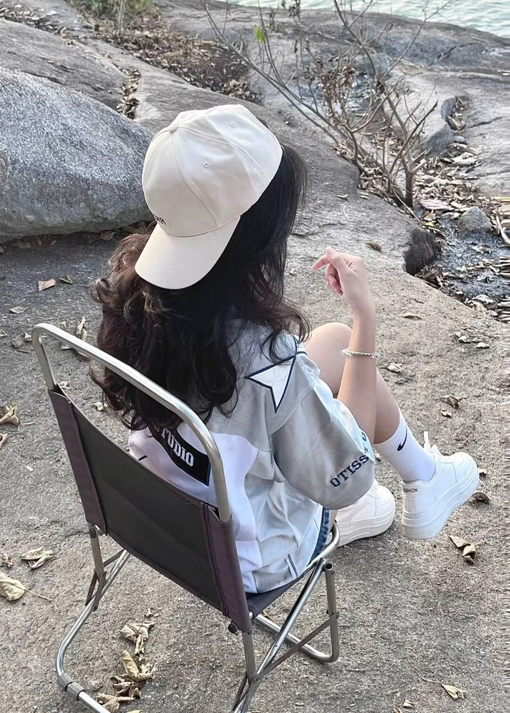Ảnh gái 2k11 che mặt thu hút mọi ánh nhìn với nét đáng yêu