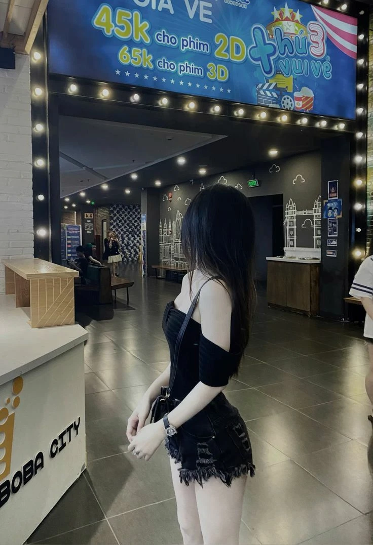 Ảnh gái Trung Quốc che mặt thu hút mọi ánh nhìn với nét bí ẩn