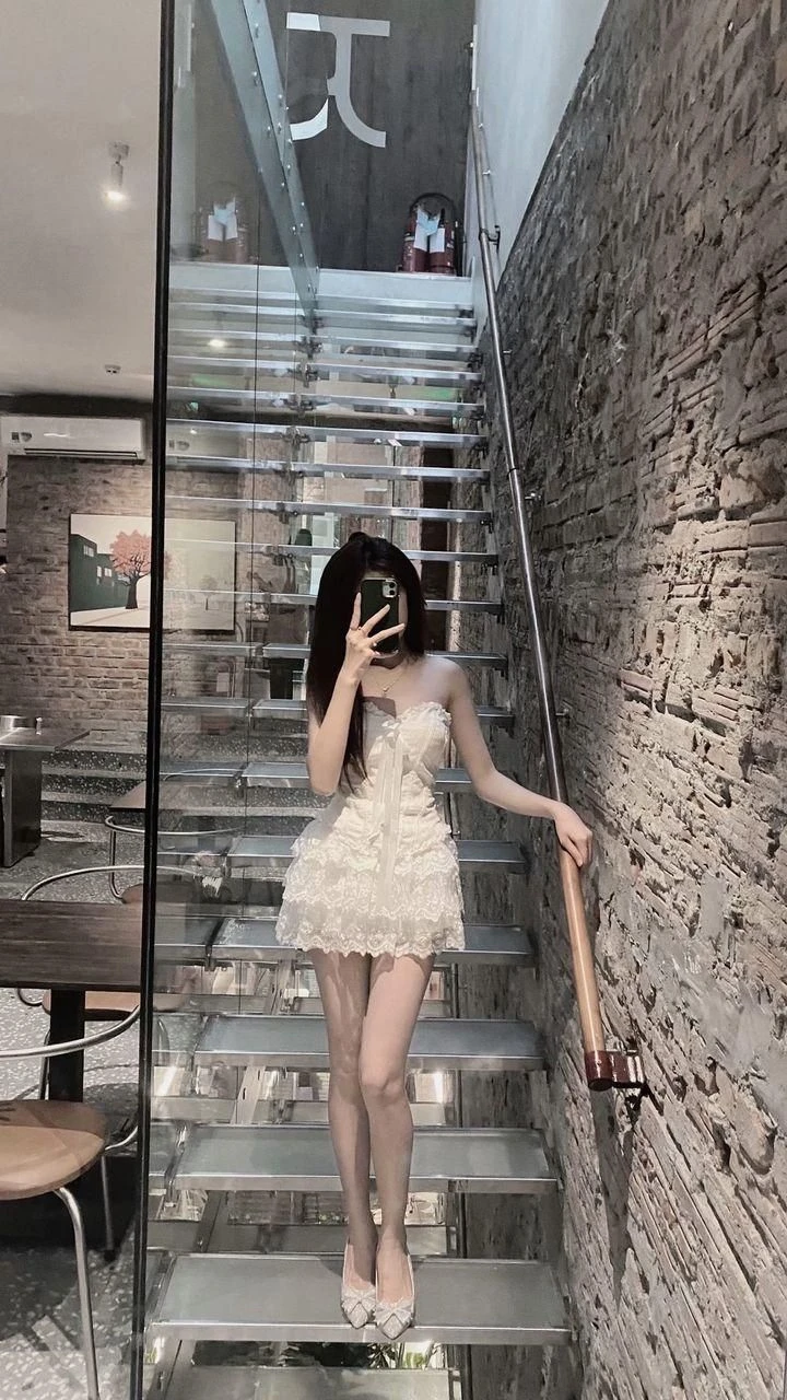 Ảnh con gái 13 tuổi đẹp che mặt mang lại vẻ ngây thơ và hồn nhiên