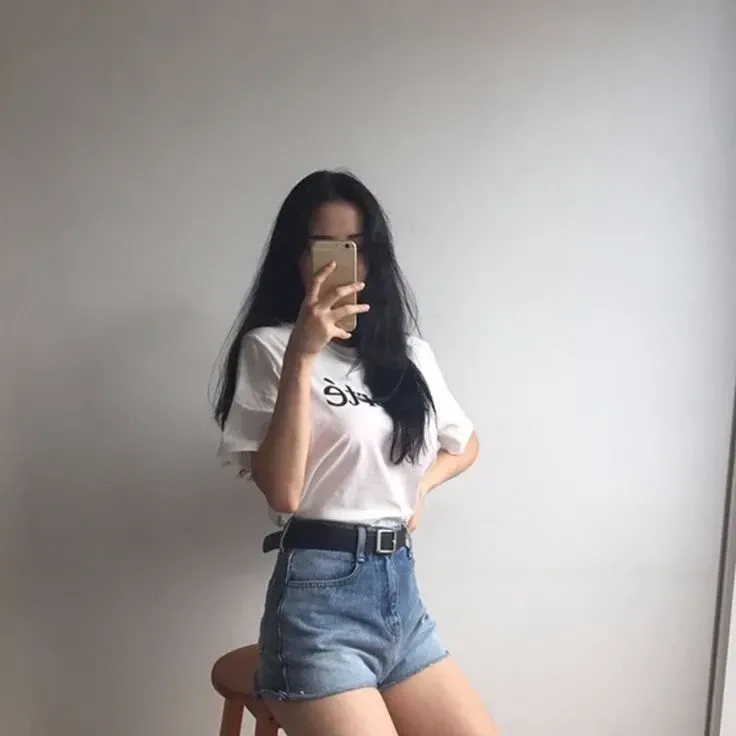 ảnh gái xinh tóc ngang vai 2k3 che mặt