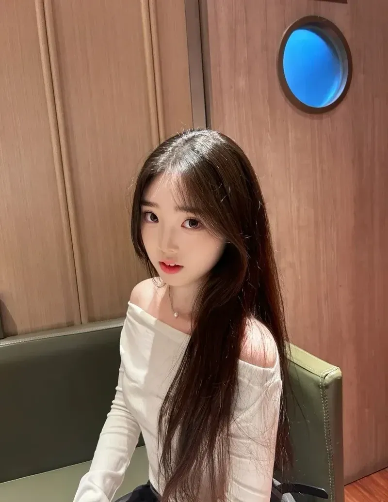 Gái xinh Douyin TikTok thu hút với vẻ đẹp tự nhiên, cuốn hút.