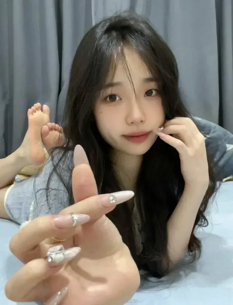 Gái Douyin tỏa sáng với vẻ đẹp tự nhiên và cuốn hút mọi ánh nhìn.