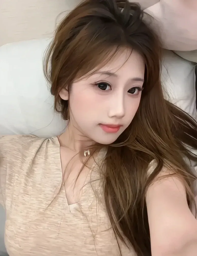 Gái đẹp Douyin nổi bật với vẻ đẹp ngọt ngào, quyến rũ, thu hút.