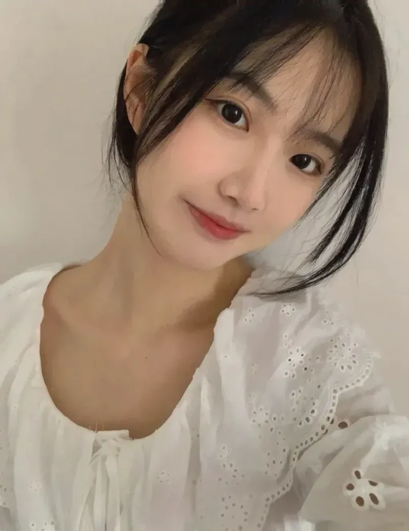 Gái Nga Instagram khoe vẻ đẹp tự nhiên, thu hút sự chú ý mạnh mẽ.