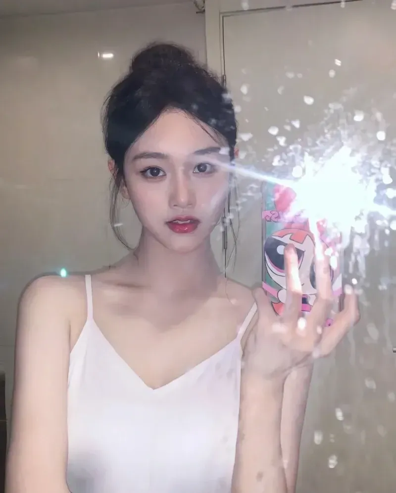 Gái Instagram tỏa sáng với vẻ đẹp tự nhiên, đầy sức hút.