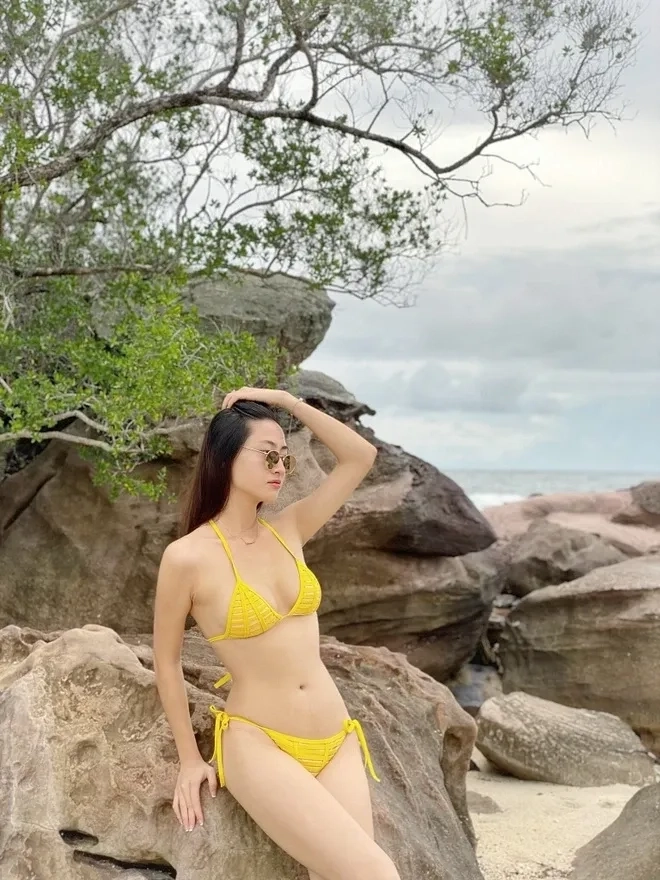 Lương Thùy Linh áo tắm mang đậm vẻ đẹp trẻ trung và tràn đầy năng lượng