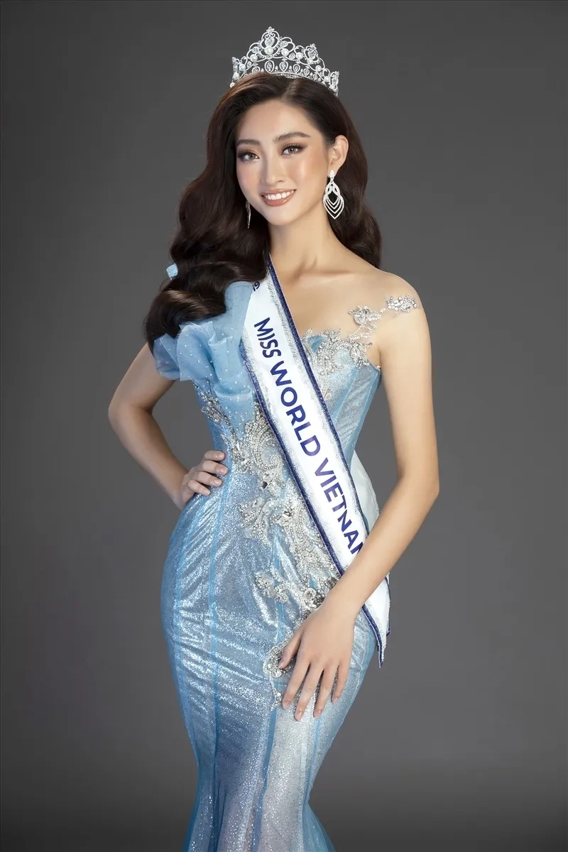 Hoa hậu Lương Thùy Linh Miss World với nụ cười rạng rỡ và tự tin