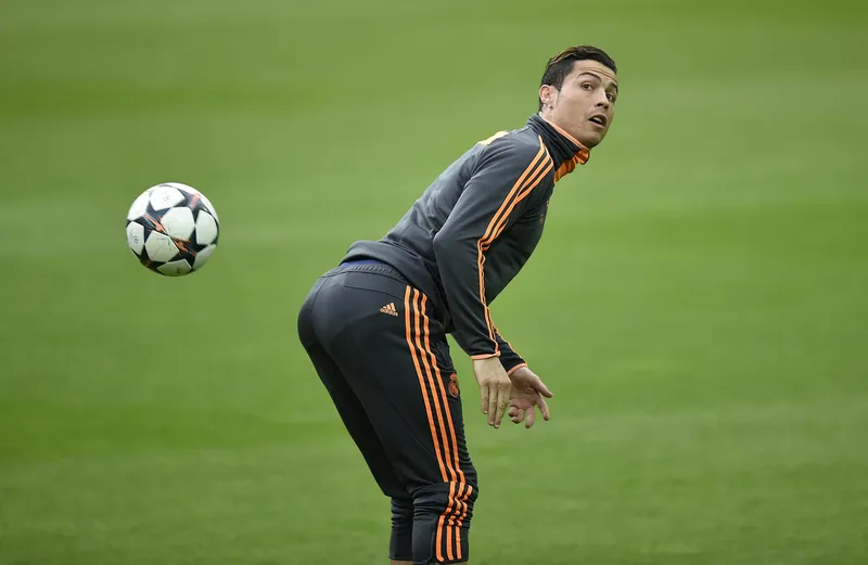 Meme Messi và Ronaldo luôn thu hút sự chú ý và tranh luận.