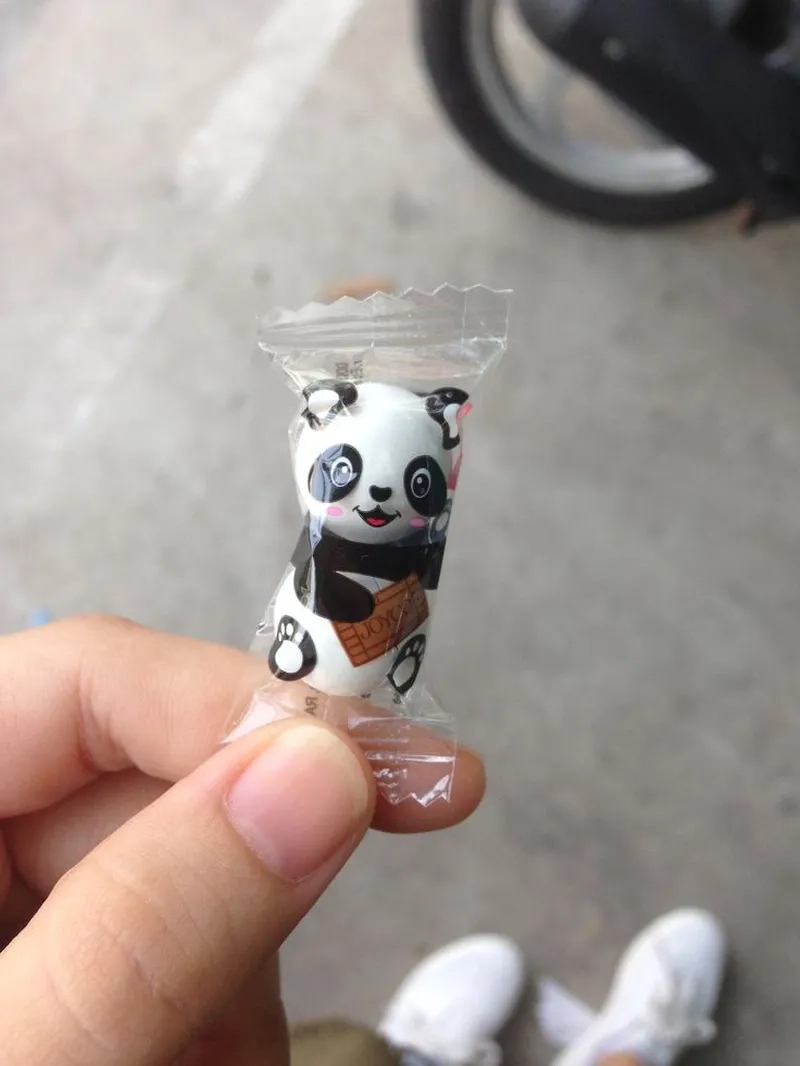 Kẹo mút meme ngọt ngào, dễ thương và đầy hài hước.