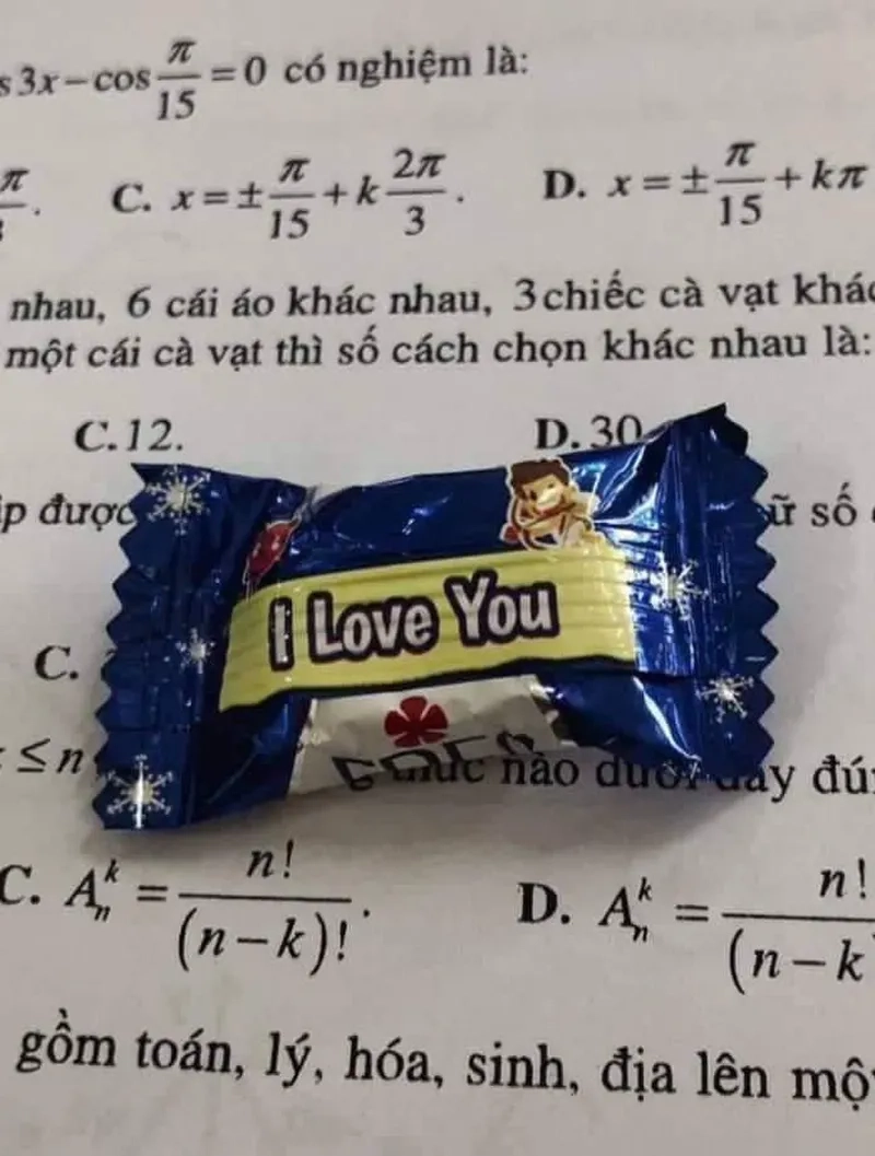 Chia sẻ meme cho cục kẹo để mang lại niềm vui cho mọi người.