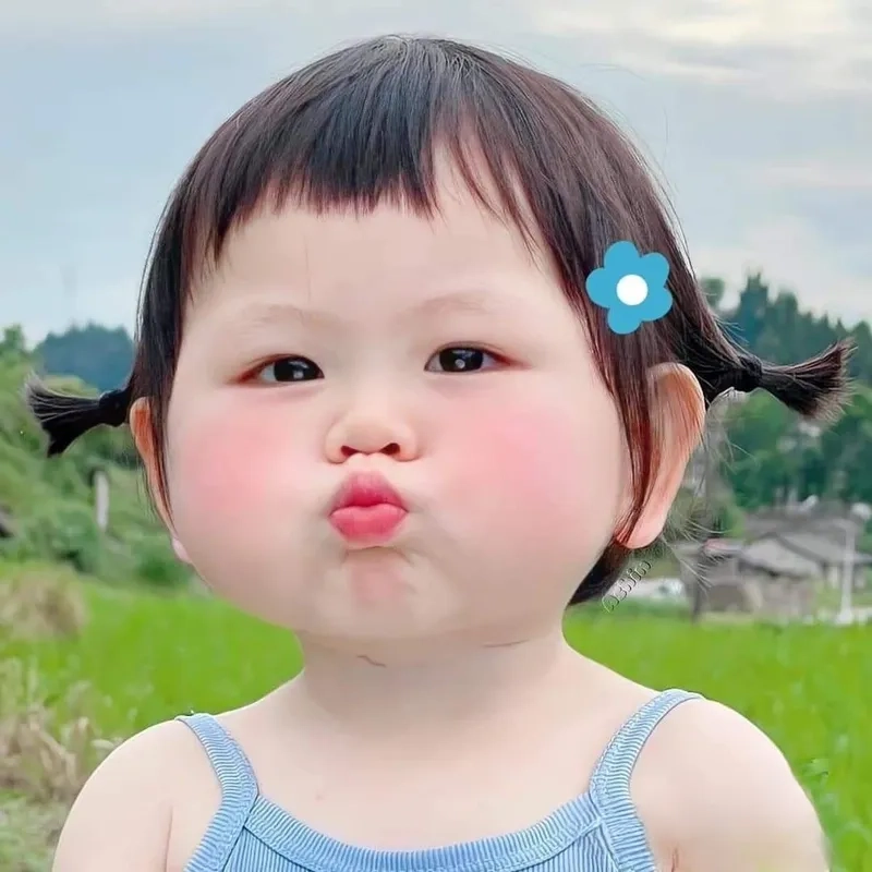 Meme em bé có chữ hài hước, thích hợp để thêm chút vui nhộn