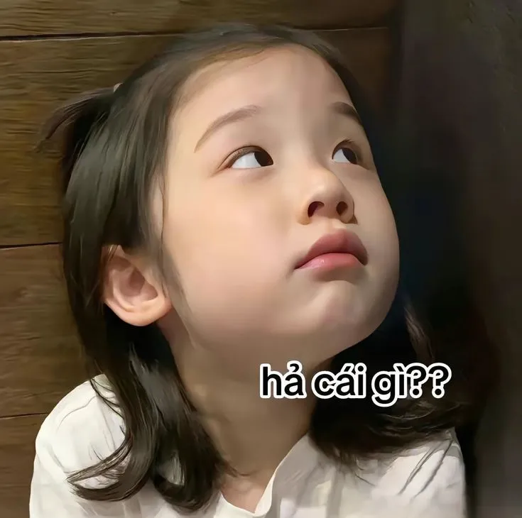 Ảnh meme em bé cute khiến bạn không thể không mỉm cười mỗi lần xem.